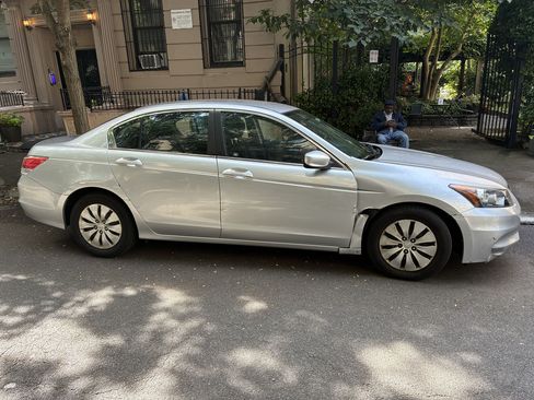 Used 2012 Honda Accord LX image 5
