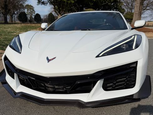 Used 2024 Chevrolet Corvette Z06 w/ Z07 Performance Package image 14