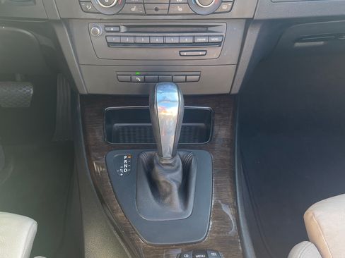 Used 2012 BMW 335i Convertible image 13