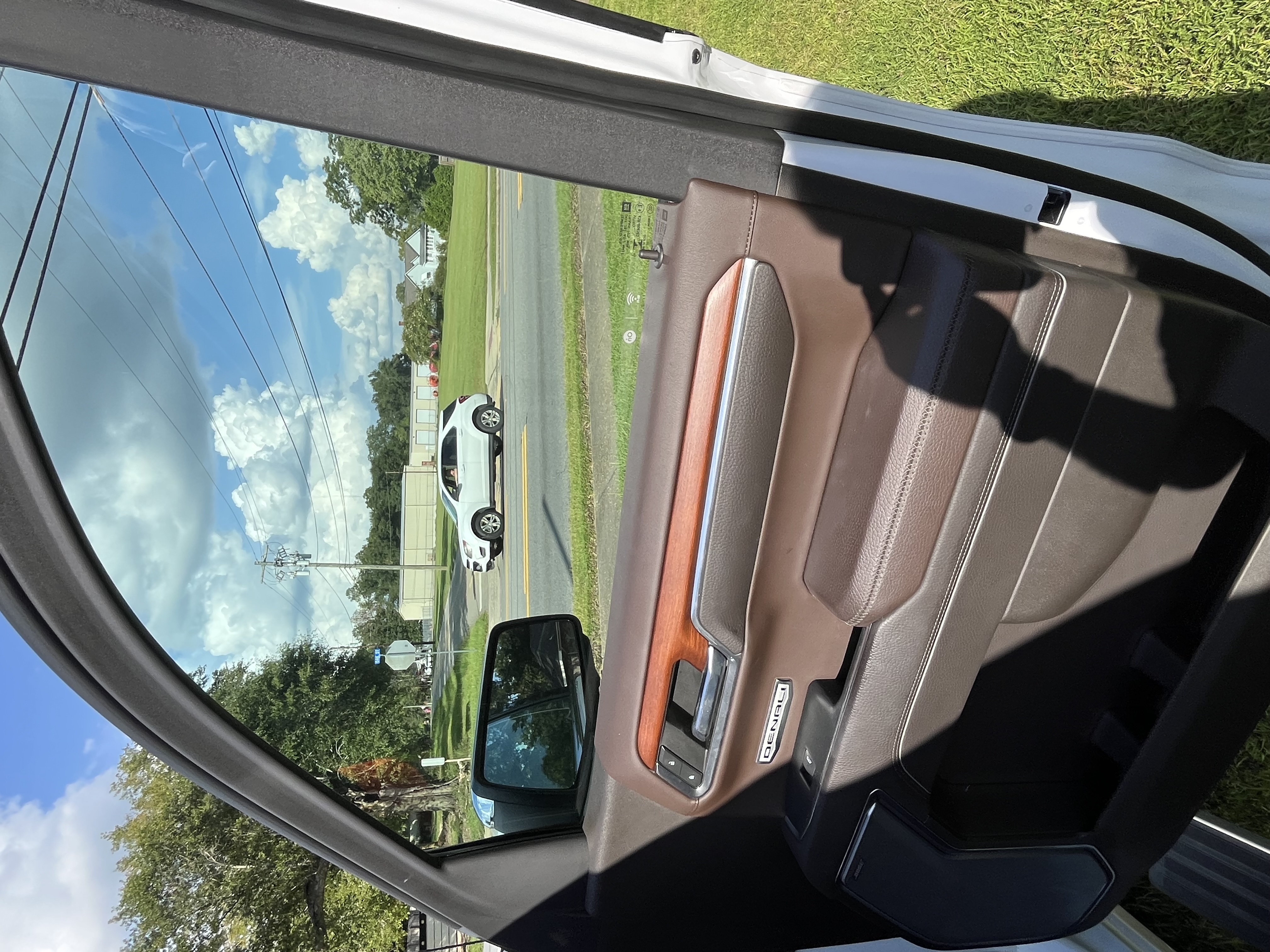 Used 2023 GMC Sierra 1500 Denali w/ Denali Reserve Package AWD/4WD image 8
