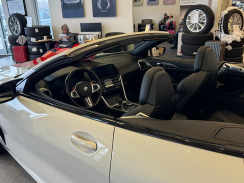 Used 2020 BMW M8 Convertible image 8