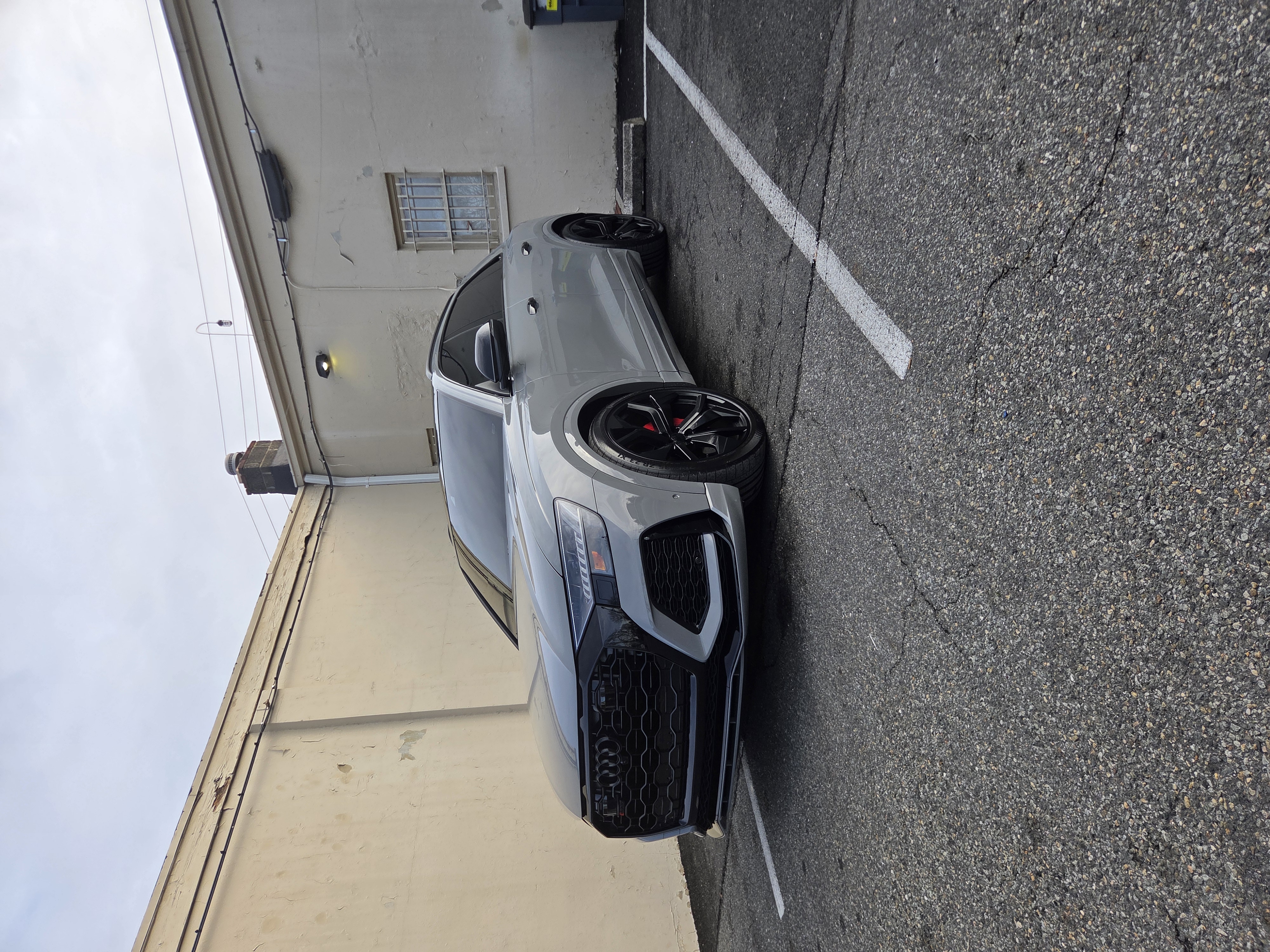 Used 2022 Audi RS Q8 AWD/4WD image 2