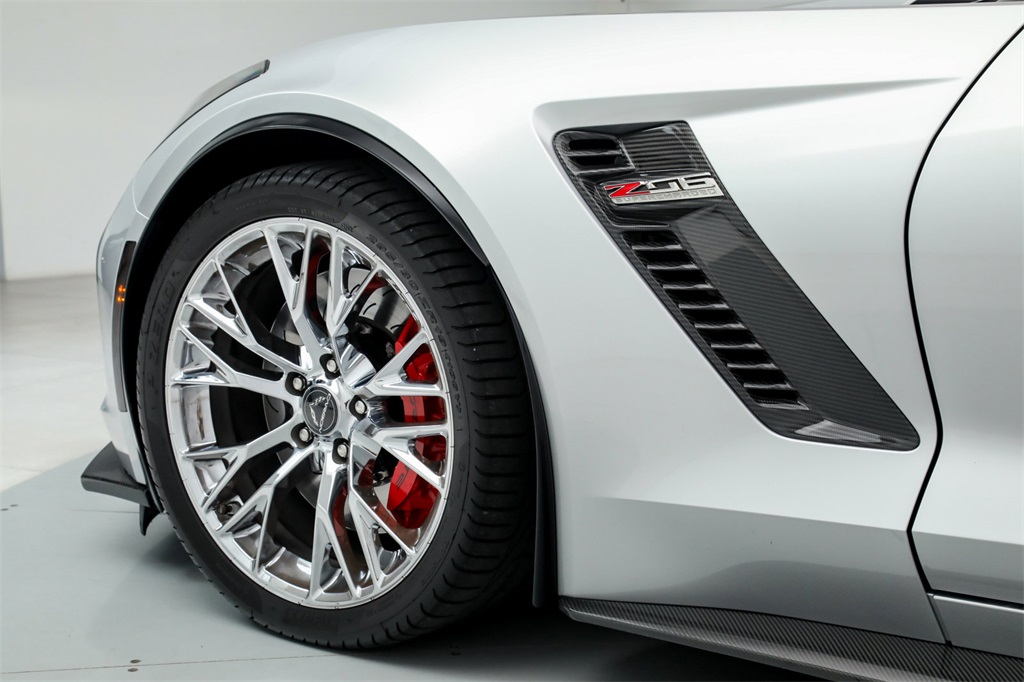 Used 2019 Chevrolet Corvette Z06 RWD image 12