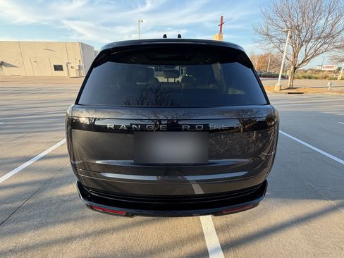 Used 2025 Land Rover Range Rover Long Wheelbase SE image 14