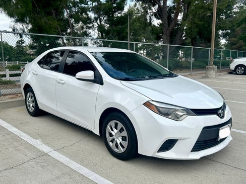 Used 2014 Toyota Corolla L FWD image 2