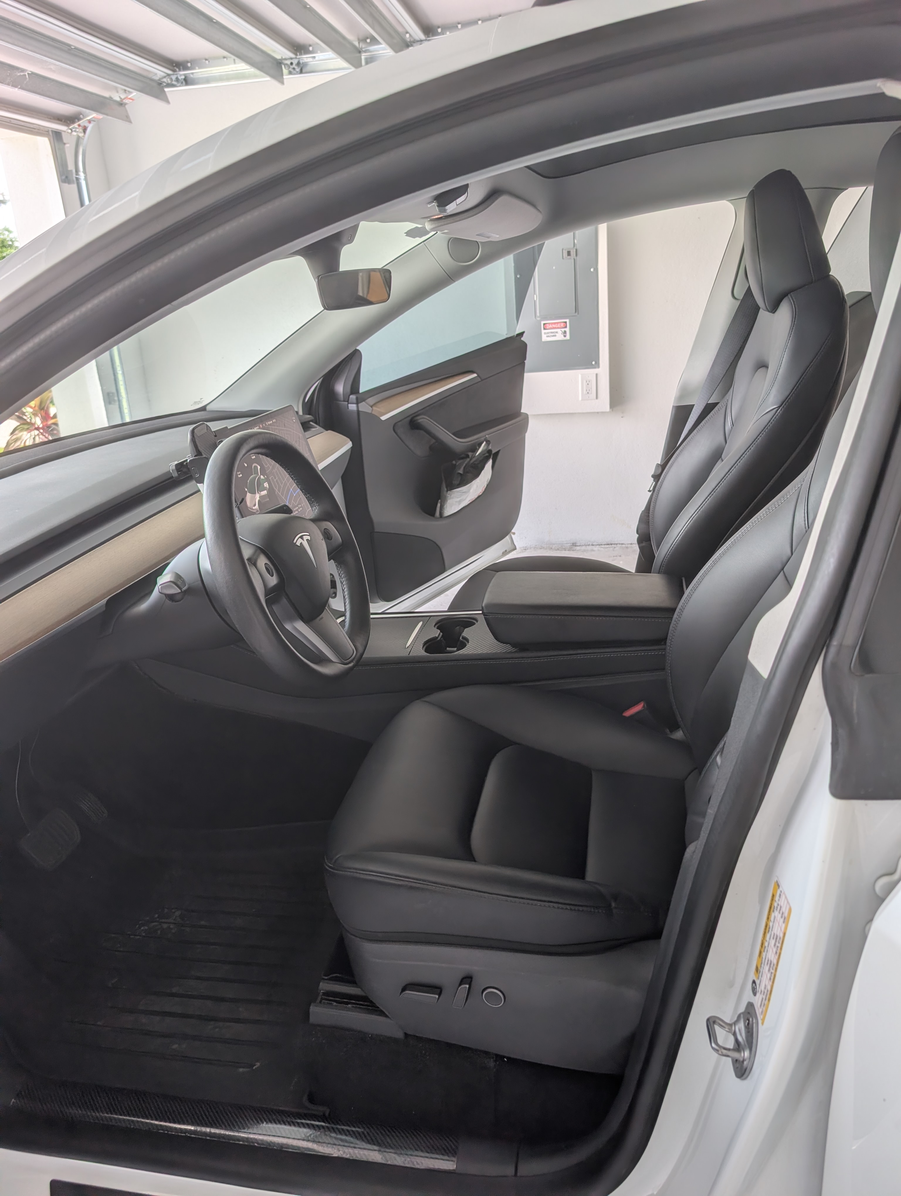 Used 2022 Tesla Model Y Long Range AWD/4WD image 10