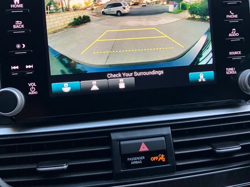 Used 2020 Honda Accord EX image 18