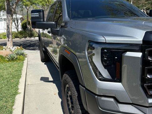 Used 2025 GMC Sierra 2500 AT4X w/ AT4X AEV Edition image 8