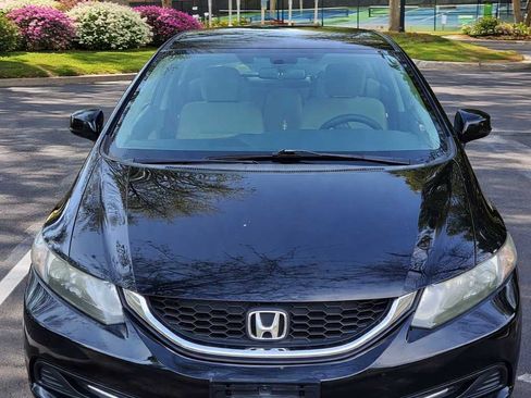 Used 2013 Honda Civic LX image 2