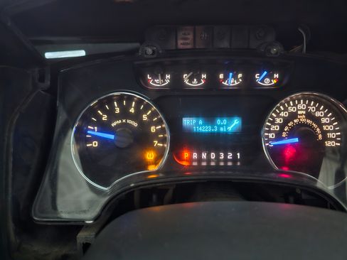 Used 2011 Ford F150 XLT image 4