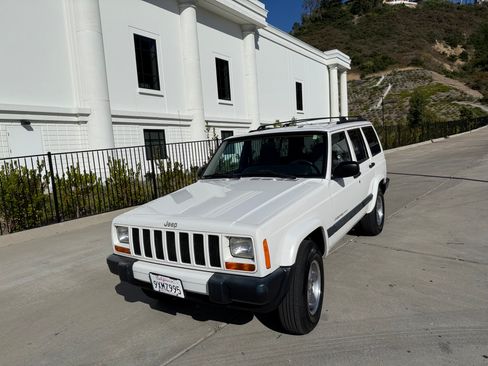 Used 2001 Jeep Cherokee Sport RWD image 18