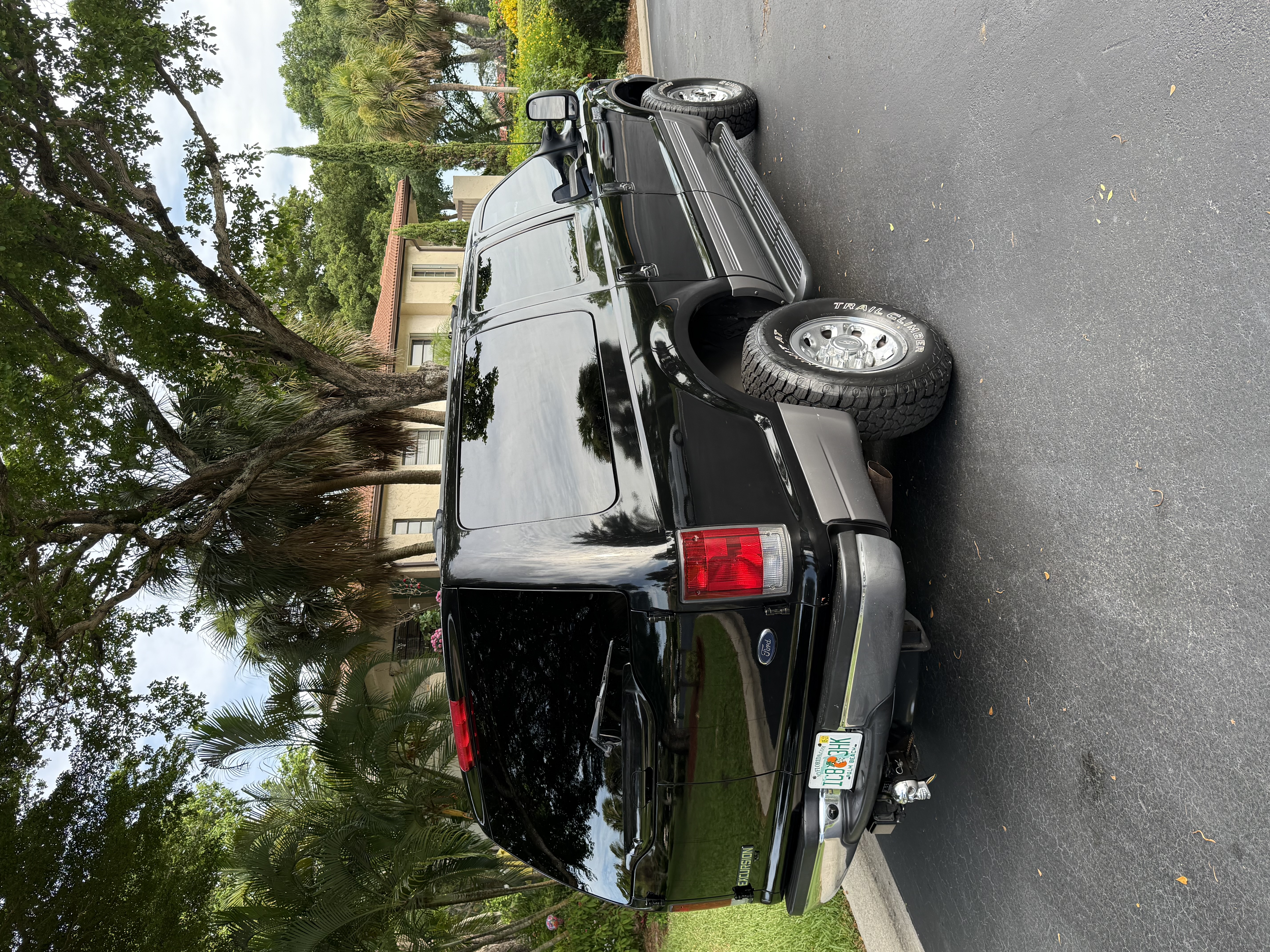 Used 2002 Ford Excursion XLT AWD/4WD image 11