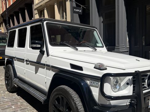 Used 2011 Mercedes-Benz G 550 image 1