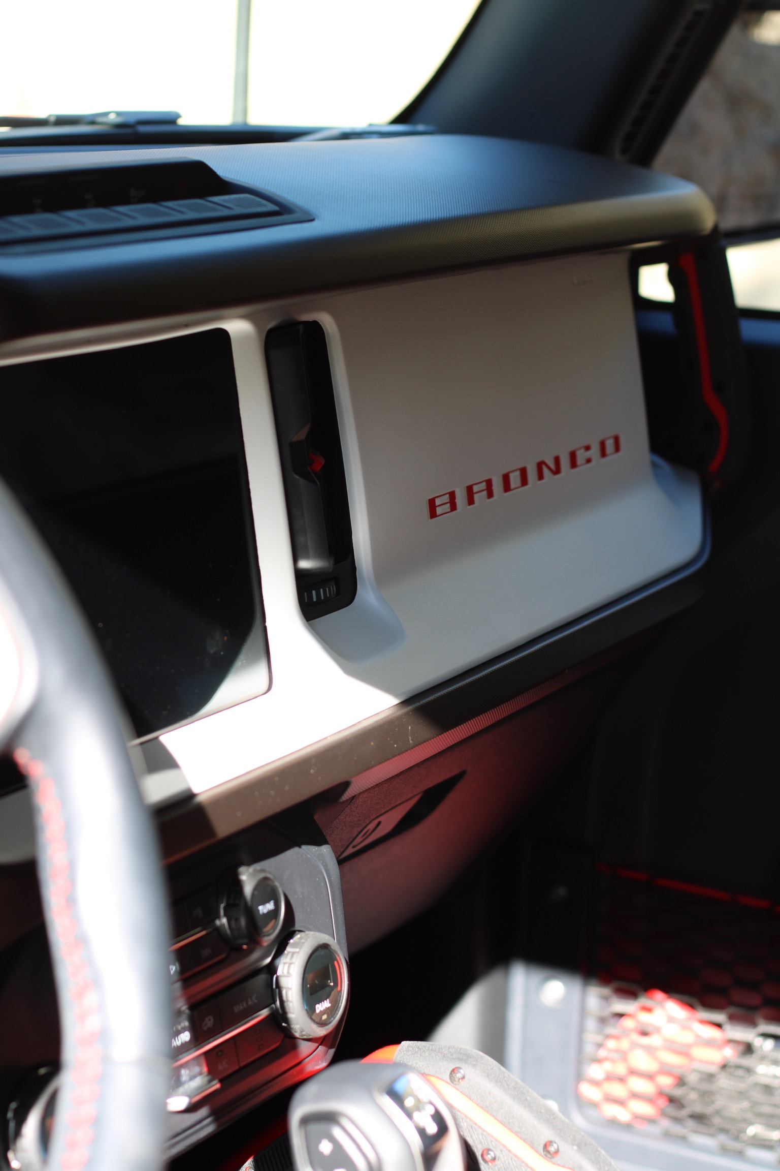 Used 2024 Ford Bronco Heritage Edition AWD/4WD image 26