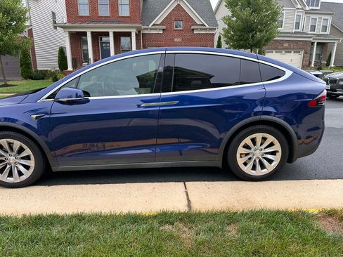 Used 2018 Tesla Model X 100D image 12