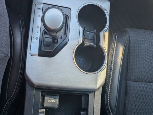 Used 2012 Toyota Camry SE FWD image 28