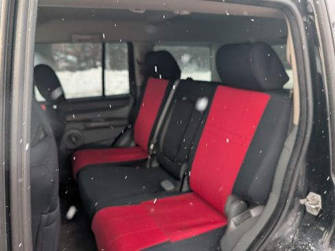 Used 2007 Jeep Commander Sport image 8