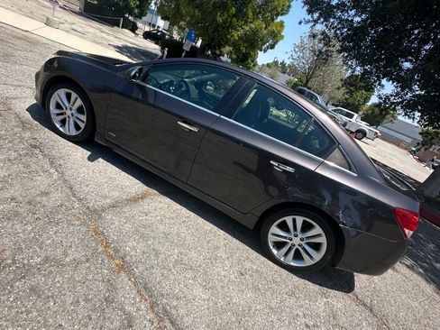 Used 2015 Chevrolet Cruze LTZ w/ Sun, Sound and Sport Package FWD image 11