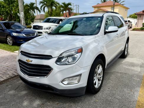 Used 2017 Chevrolet Equinox LT FWD image 1