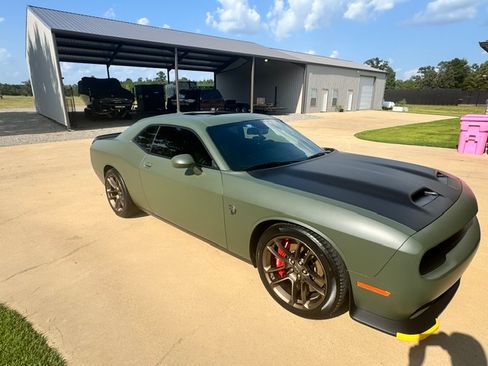 Used 2023 Dodge Challenger SRT Hellcat RWD image 1