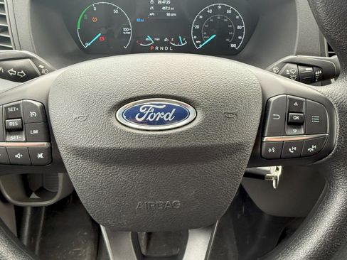Used 2022 Ford E-Transit 148 High Roof Extended image 11