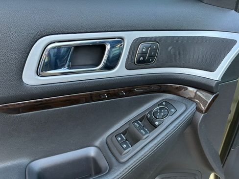 Used 2013 Ford Explorer Limited FWD image 12