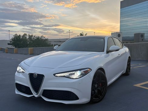 Used 2019 Alfa Romeo Giulia w/ Quick Order Package 22K Sport RWD image 6