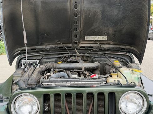 Used 1998 Jeep Wrangler Sahara AWD/4WD image 9