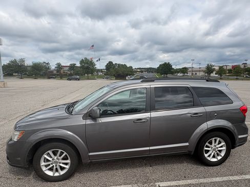Used 2013 Dodge Journey SXT w/ Popular Equipment Group FWD image 2