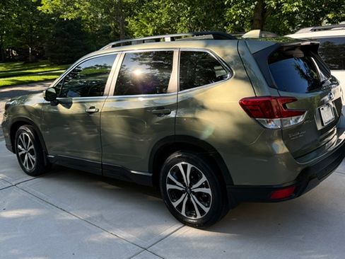 Used 2019 Subaru Forester Limited AWD/4WD image 6