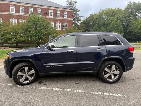 Used 2016 Jeep Grand Cherokee Limited w/ Luxury Group II AWD/4WD image 2