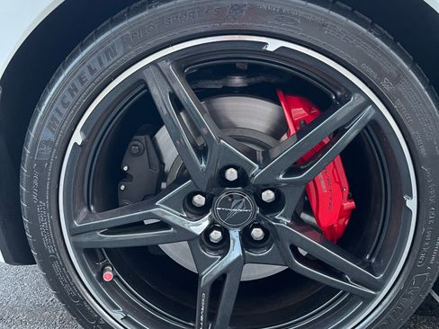 Used 2021 Chevrolet Corvette Stingray Premium Conv w/ Z51 Performance Package image 19