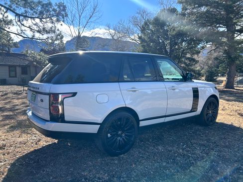 Used 2020 Land Rover Range Rover HSE image 9