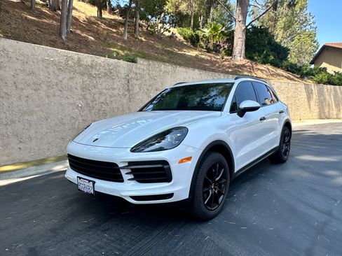 Used 2019 Porsche Cayenne AWD/4WD image 1