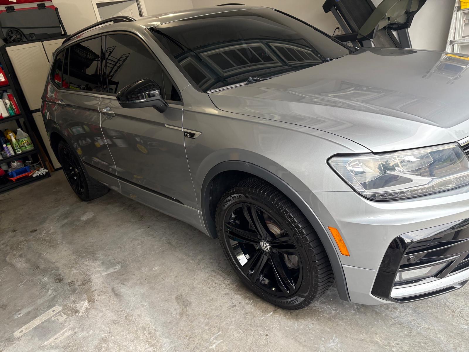 Used 2019 Volkswagen Tiguan S FWD image 1