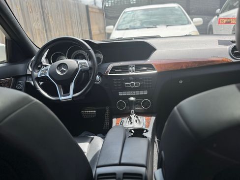 Used 2012 Mercedes-Benz C 300 4MATIC Sedan image 5
