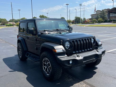 Used 2022 Jeep Wrangler Sport AWD/4WD image 6