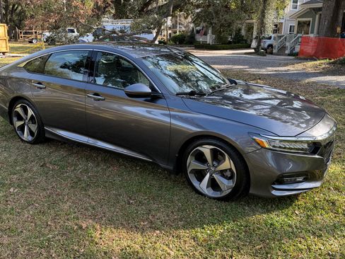 Used 2020 Honda Accord Touring image 6