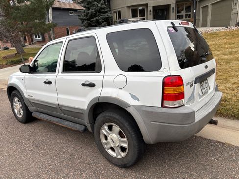 Used 2001 Ford Escape XLT image 4