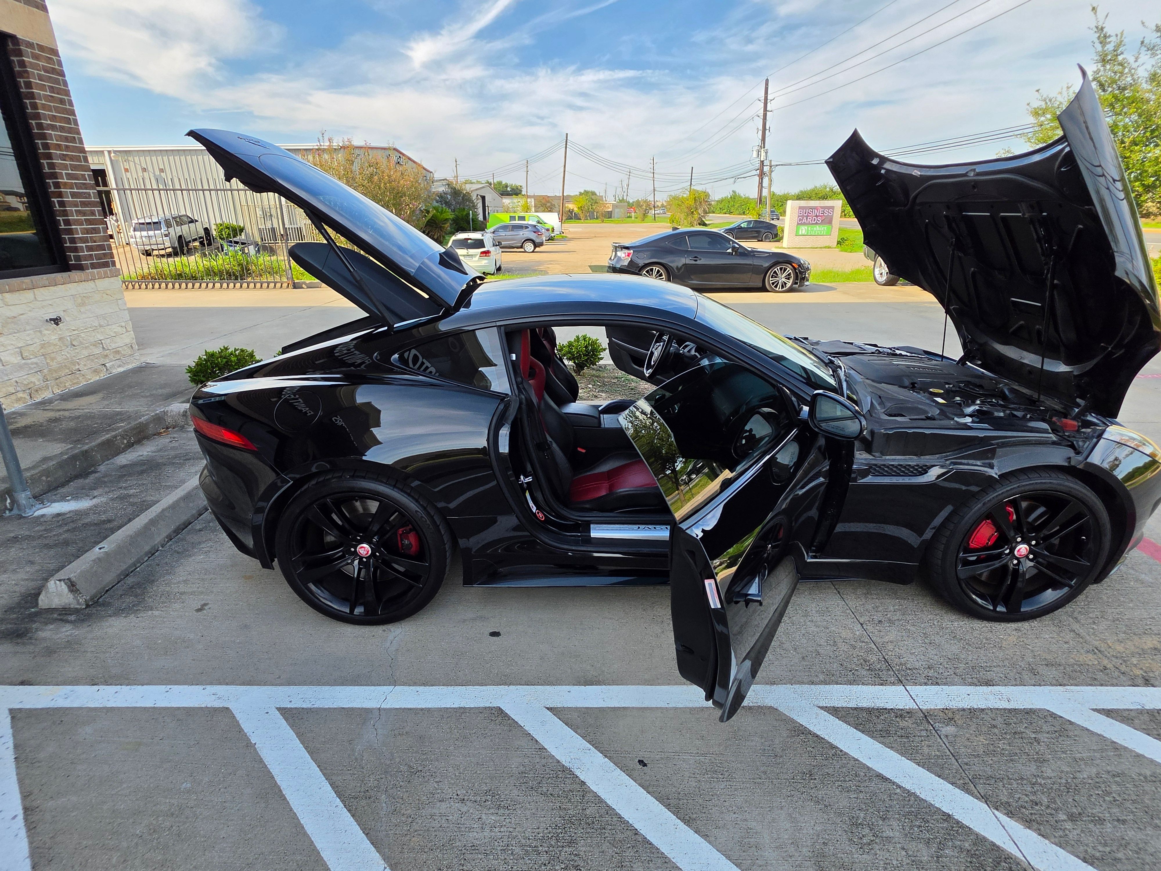 Used 2015 Jaguar F-TYPE R RWD image 1