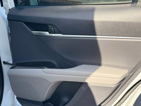 Used 2024 Toyota Camry SE image 18