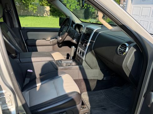 Used 2008 Ford Explorer XLT AWD/4WD image 17