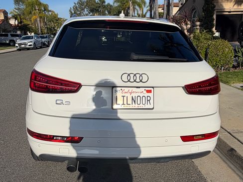 Used 2017 Audi Q3 2.0T Premium Plus w/ Premium Plus Package FWD image 4