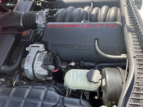 Used 2001 Chevrolet Corvette Convertible w/ Preferred Equipment Group2 RWD image 9