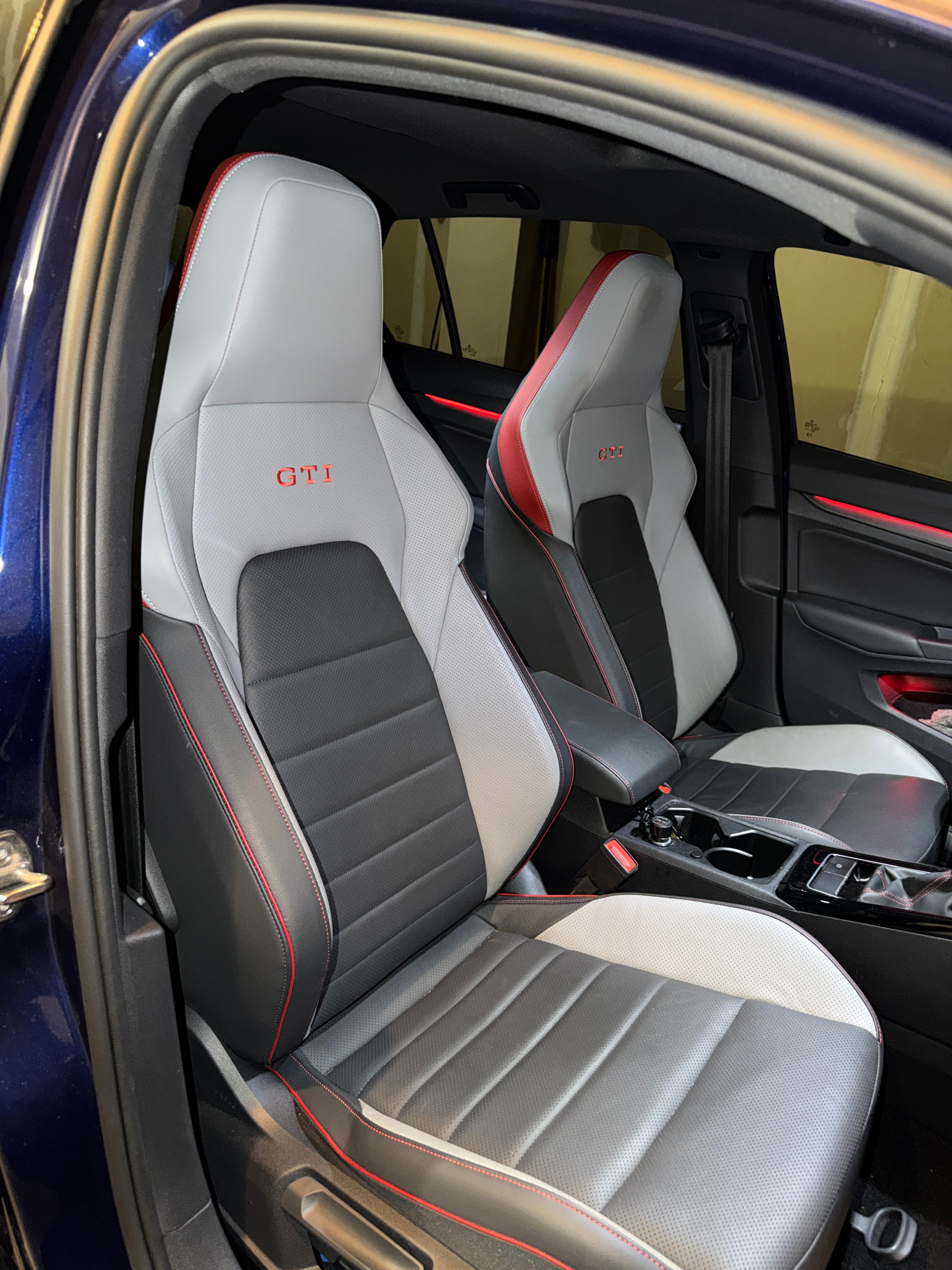 Used 2024 Volkswagen GTI SE w/ SE Leather Seats Package FWD image 11