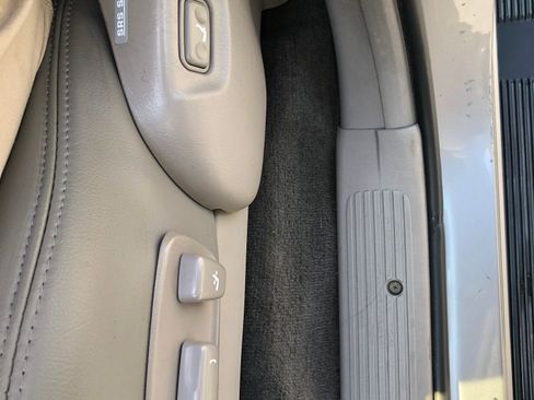 Used 2001 Toyota Sequoia Limited AWD/4WD image 8
