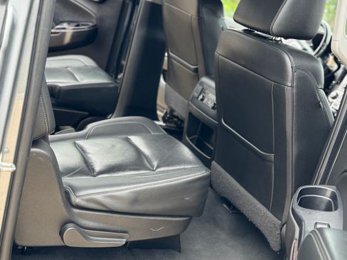 Used 2020 GMC Yukon XL SLT image 11