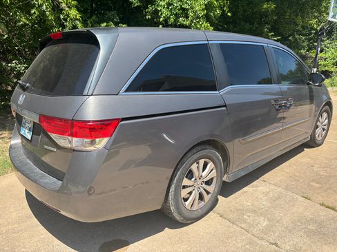 Used 2016 Honda Odyssey SE image 1