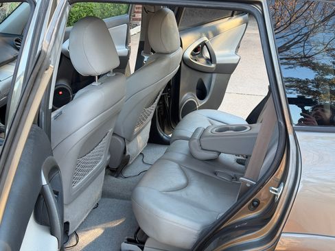 Used 2009 Toyota RAV4 Limited image 23