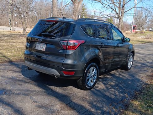 Used 2018 Ford Escape SE w/ Ford Safe & Smart Package image 4